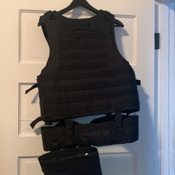 Army vest for airsoft or Halloween - Picture 5 of 5